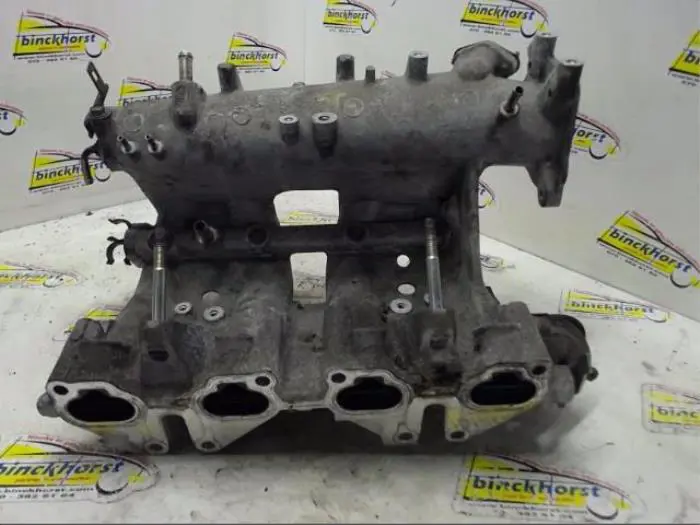 Intake manifold Nissan Almera