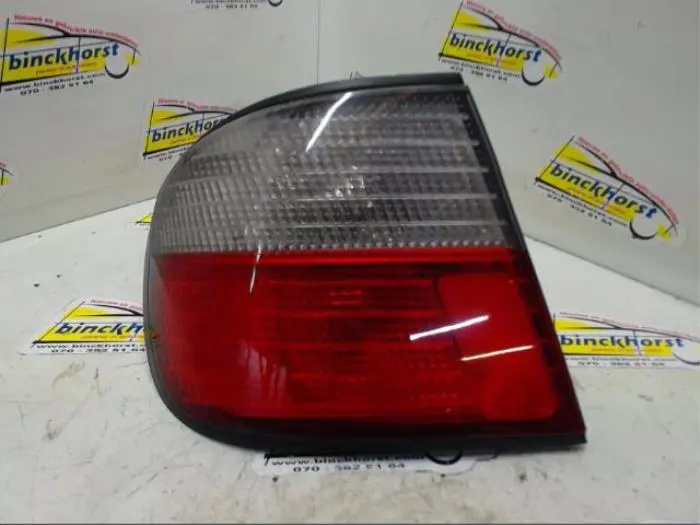 Taillight, left Nissan Primera