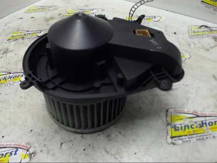 Heating and ventilation fan motor Volkswagen Passat