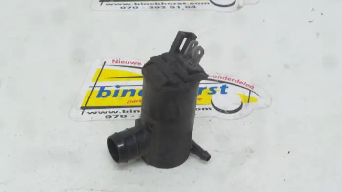 Windscreen washer pump Suzuki Baleno