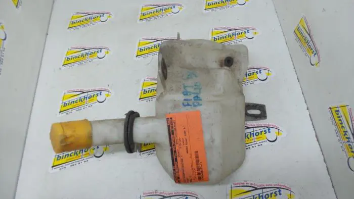 Front windscreen washer reservoir Fiat Palio