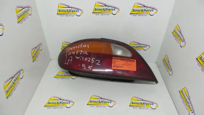 Taillight, left Hyundai Lantra