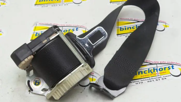 Rear seatbelt, right Opel Astra