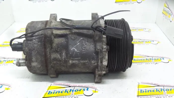 Air conditioning pump Volvo 4-Serie