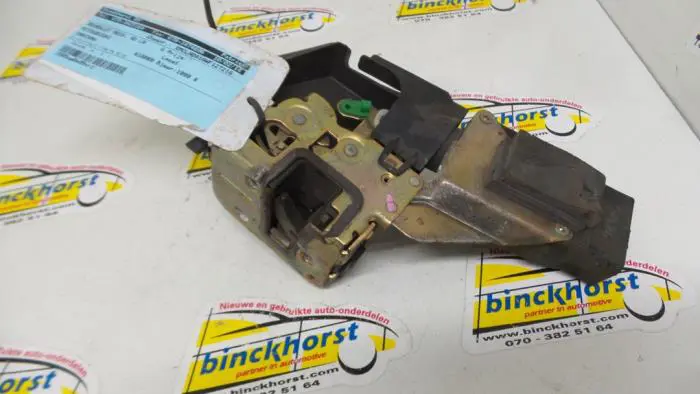 Rear door lock mechanism 4-door, left Mitsubishi Carisma