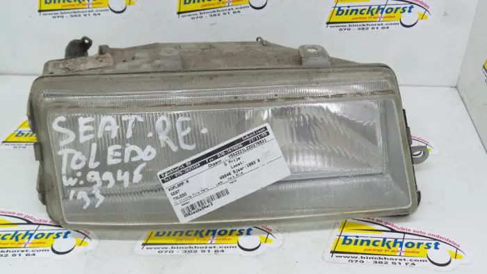 Headlight, right Seat Toledo