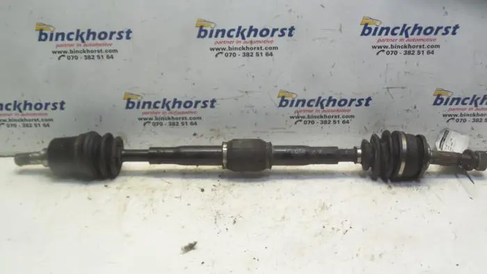 Front drive shaft, right Nissan Primera