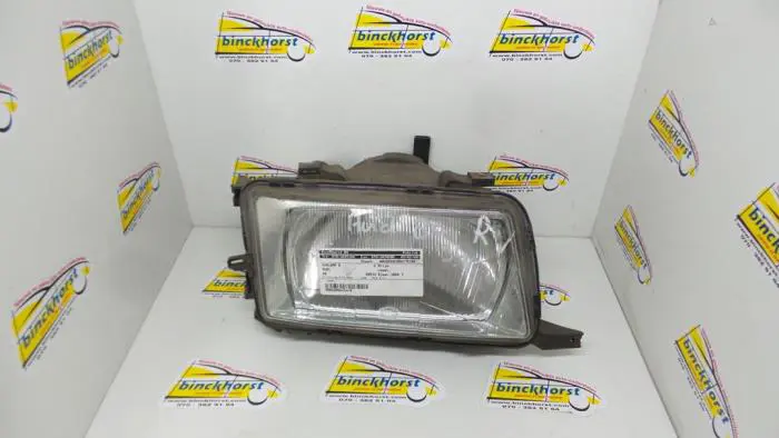 Headlight, right Audi 80