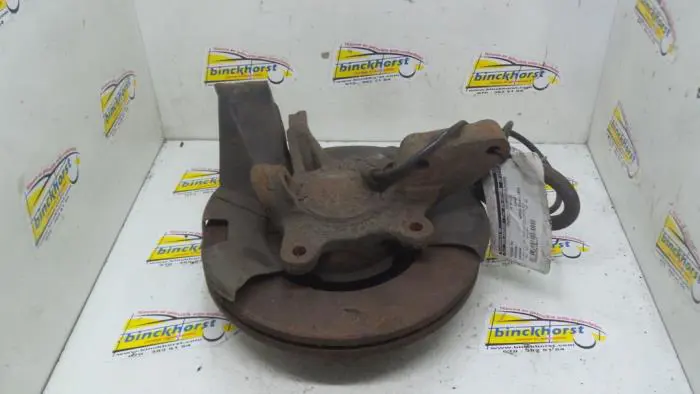 Knuckle, front right Nissan Serena