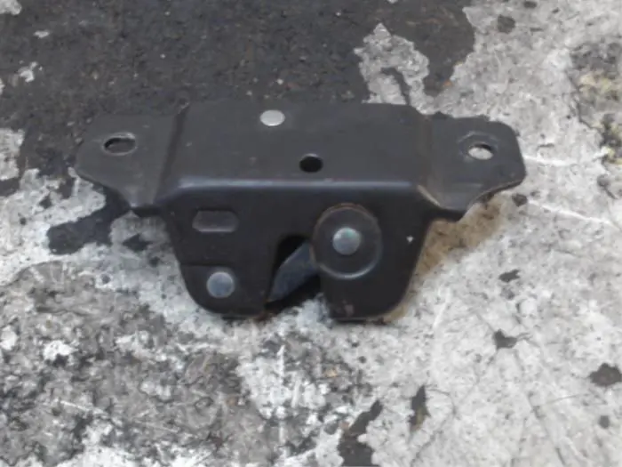 Tailgate lock mechanism Peugeot 206