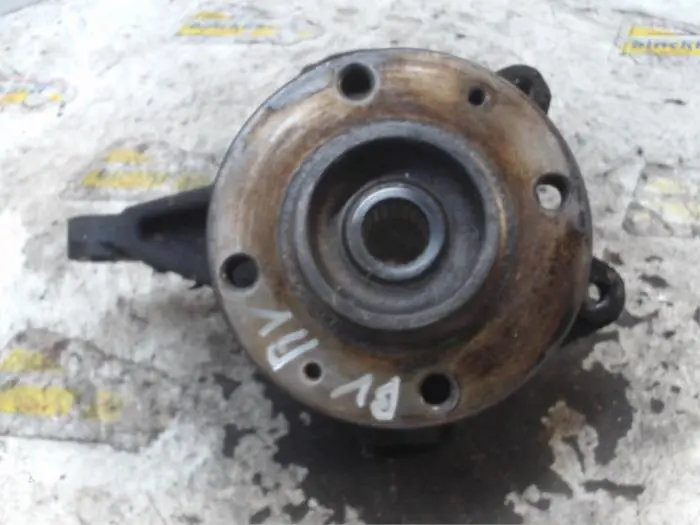 Knuckle, front right Peugeot 206