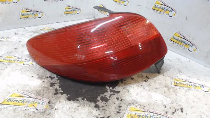 Taillight, left Peugeot 206