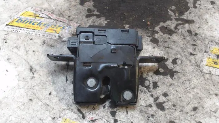 Tailgate lock mechanism Renault Clio