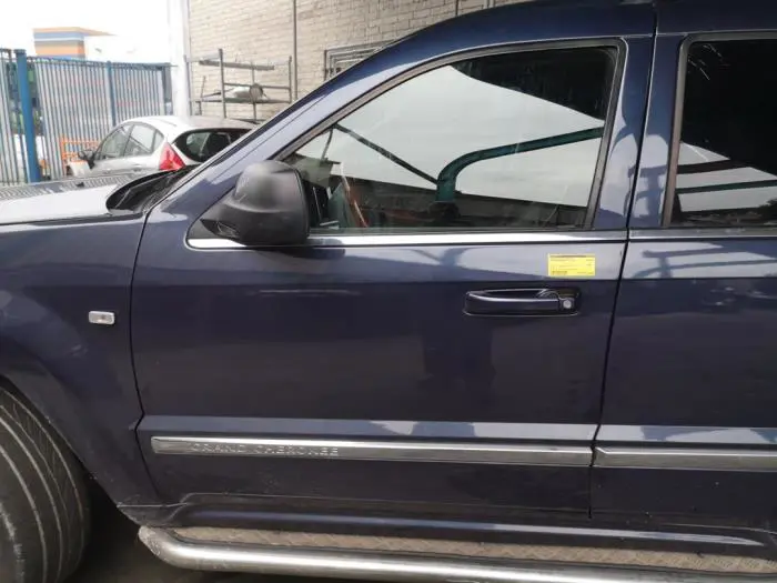 Door 4-door, front left Jeep Grand Cherokee