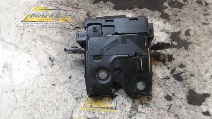 Tailgate lock mechanism Renault Twingo