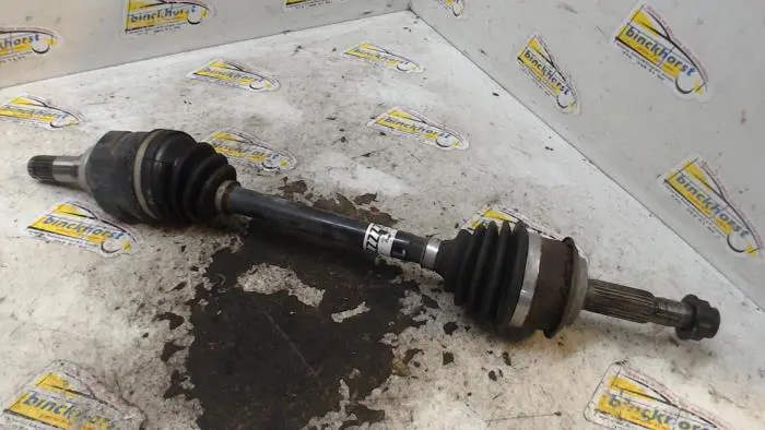 Front drive shaft, left Toyota Yaris