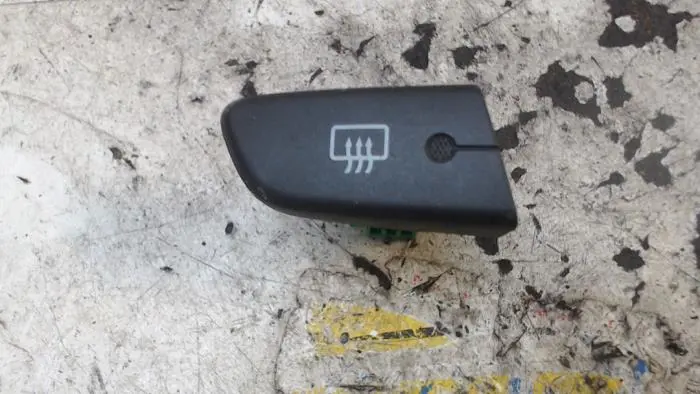 Rear window heating switch Peugeot 107