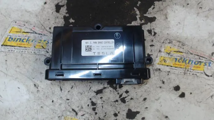 Parking brake module Tesla Model S