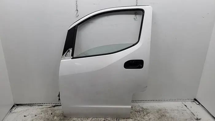 Door 2-door, left Nissan NV200