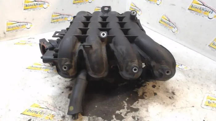 Intake manifold Kia Rio