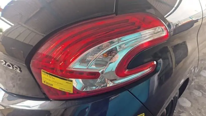 Taillight, right Peugeot 208