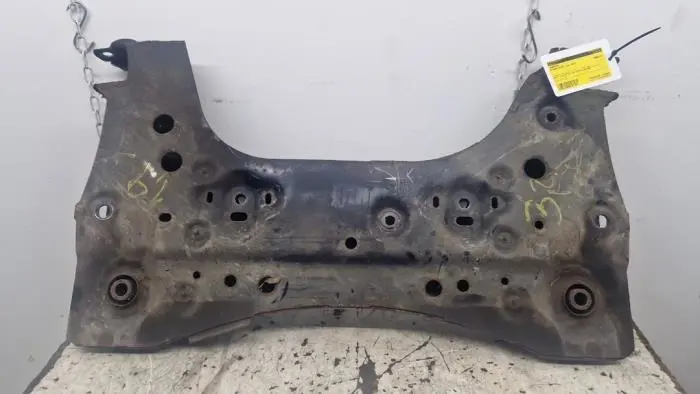 Subframe Nissan NV200