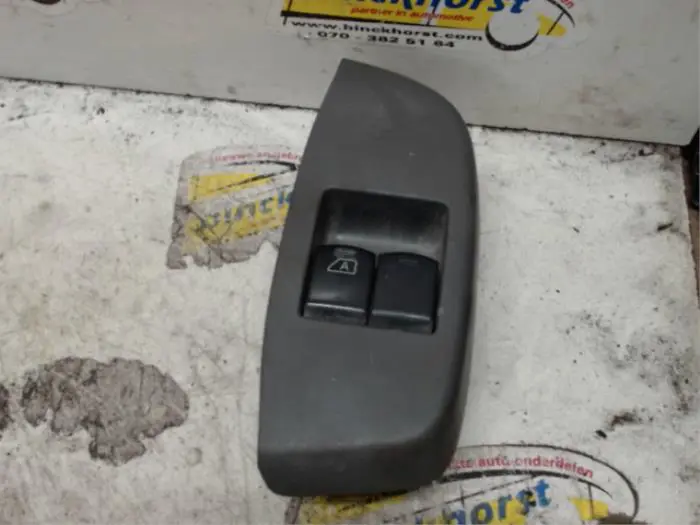 Electric window switch Nissan NV200