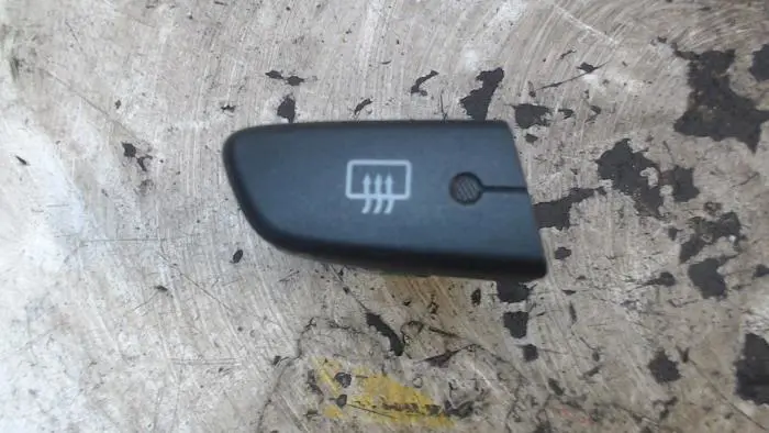 Rear window heating switch Toyota Aygo