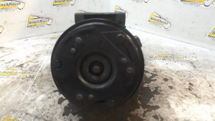 Air conditioning pump Renault Trafic