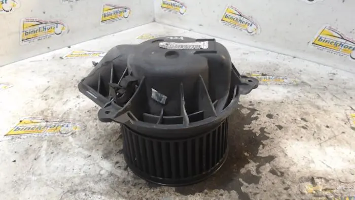 Heating and ventilation fan motor Nissan Primastar