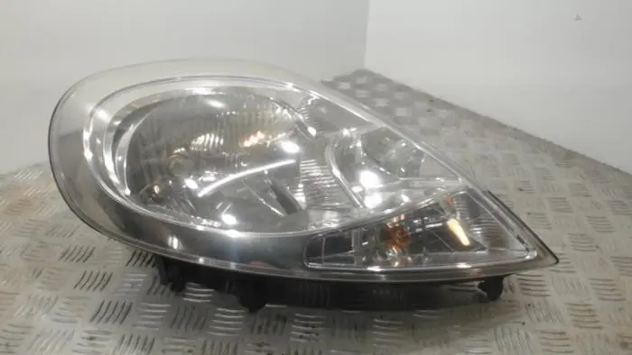 Headlight, right Renault Trafic