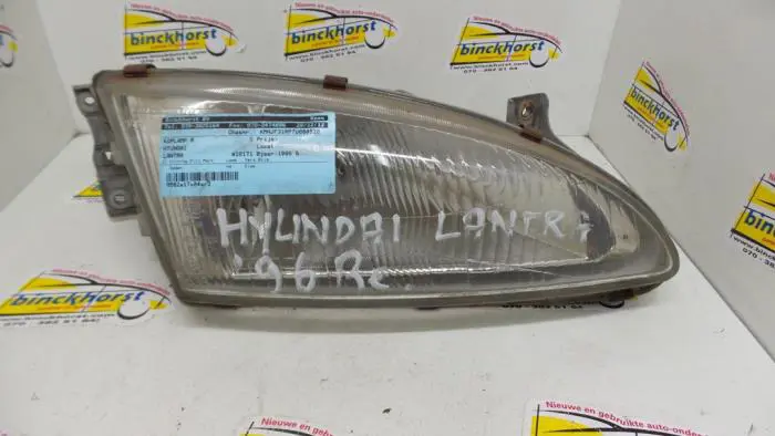 Headlight, right Hyundai Lantra