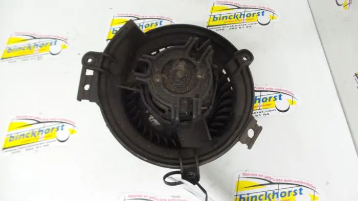 Heating and ventilation fan motor Mercedes 200 - 500