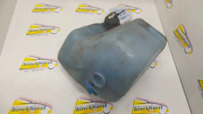 Ruitensproeiertank voor Volkswagen Corrado