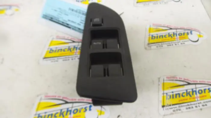 Electric window switch Nissan Almera