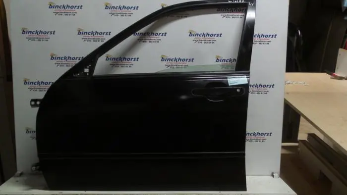 Door 4-door, front left Lexus IS 300