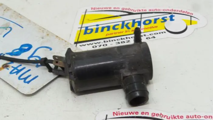 Ruitensproeierpomp voor Mazda 323