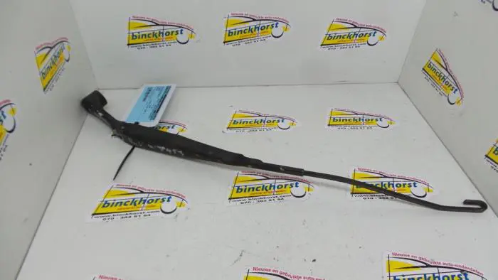 Front wiper arm Hyundai Lantra