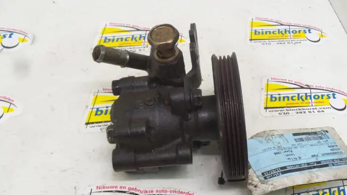 Power steering pump Nissan Almera