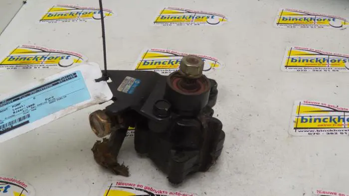 Power steering pump Nissan Almera