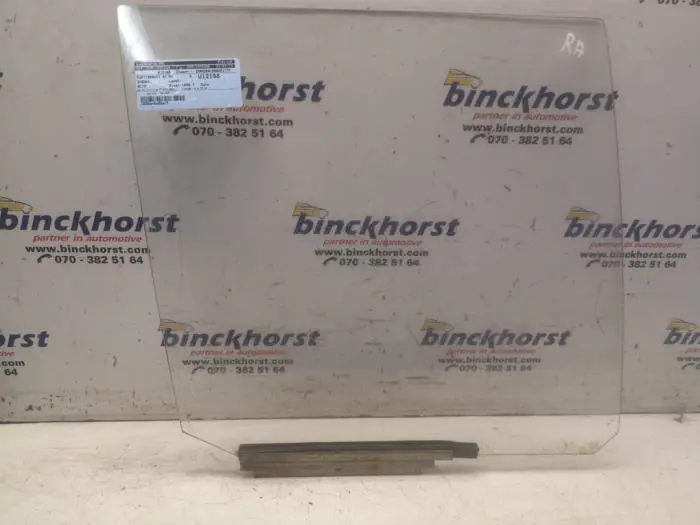 Rear door window 4-door door, rear right Suzuki Alto