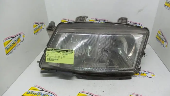 Headlight, left Saab 900