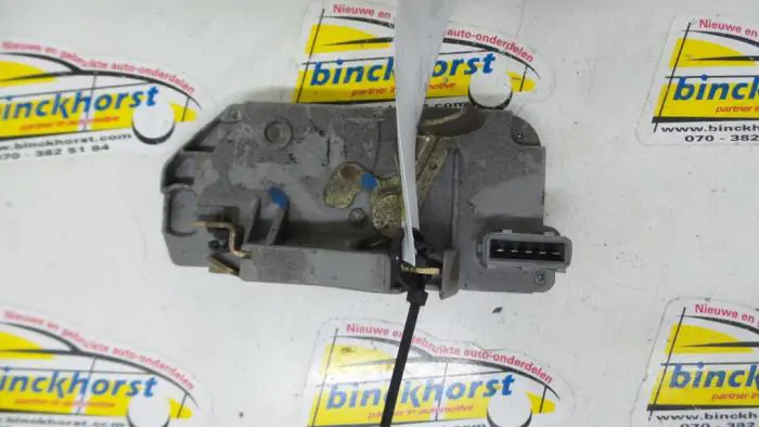 Rear door mechanism 4-door, right Peugeot 306