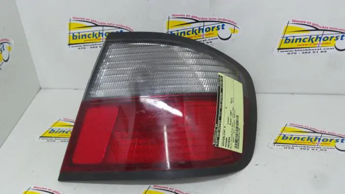 Taillight, right Nissan Primera