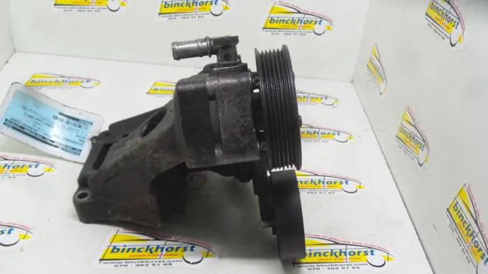 Power steering pump Opel Vectra