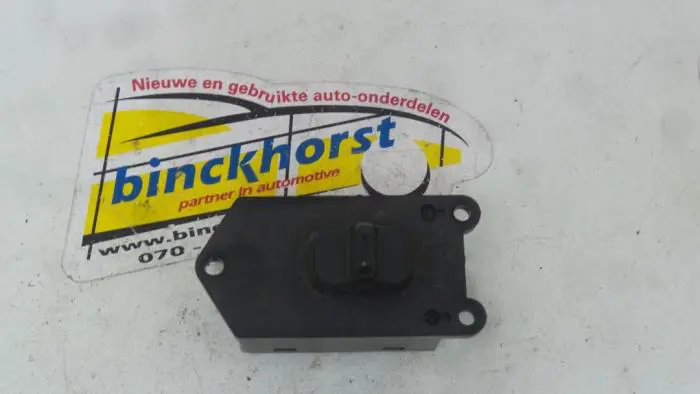 Electric window switch Nissan Sunny