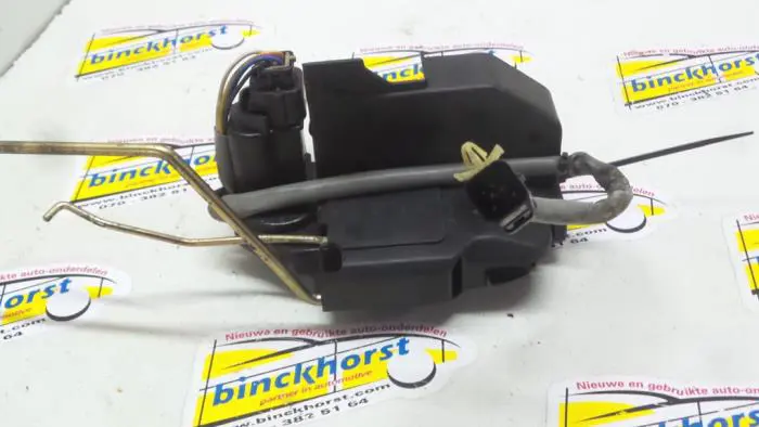 Front door lock mechanism 4-door, right Hyundai Getz