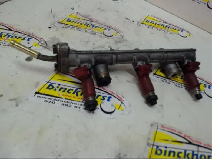 Fuel injector nozzle Daihatsu Cuore