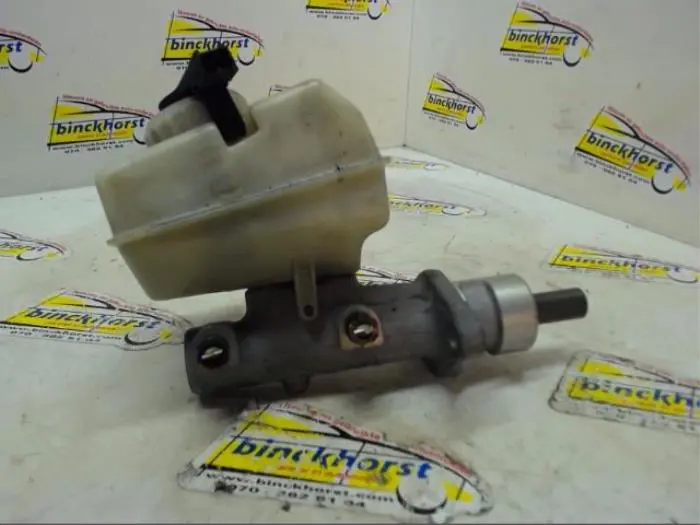 Master cylinder Volvo V70