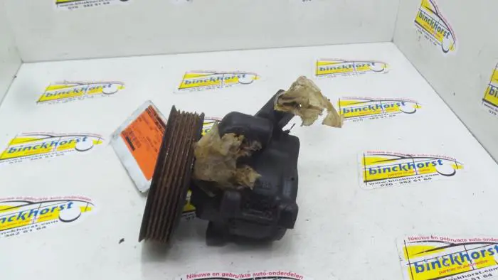 Power steering pump Mazda 121